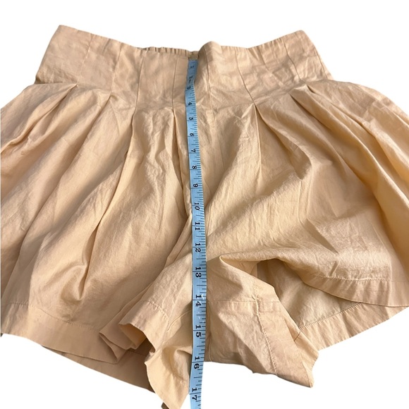 Free People paper bag pull on shorts, women’s size large. Has pockets- cotton - Picture 5 of 14